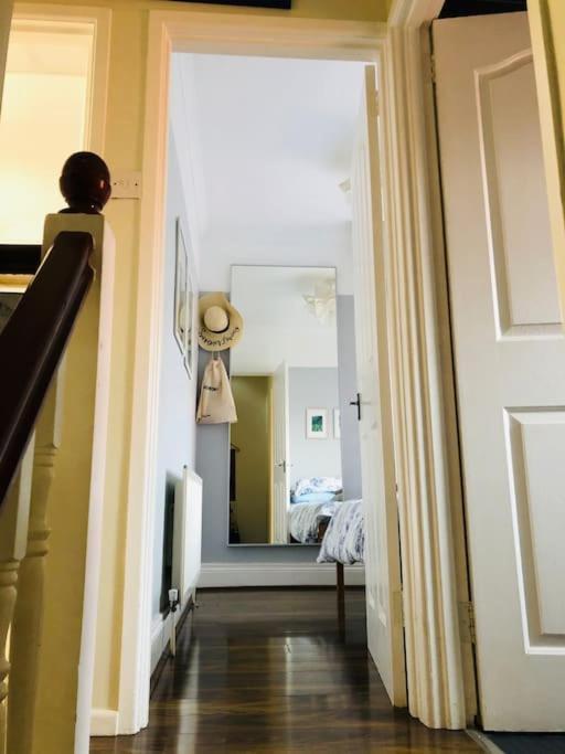 Cosy Two Bed Terraced House 7Min Drive From City Белфаст Екстер'єр фото